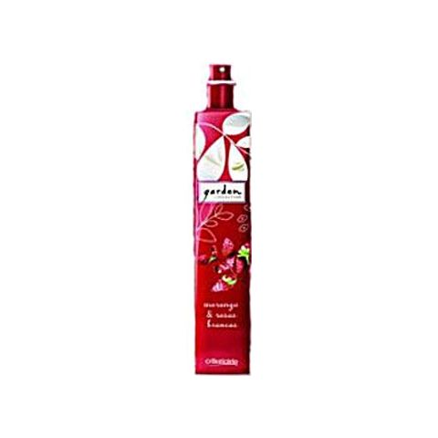 Morango e Rosas Brancas