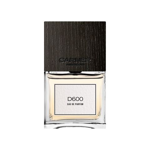 D600