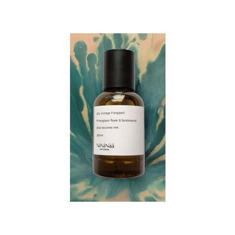 01 Vintage Frangipanii - Frangipani flower & Sandalwood